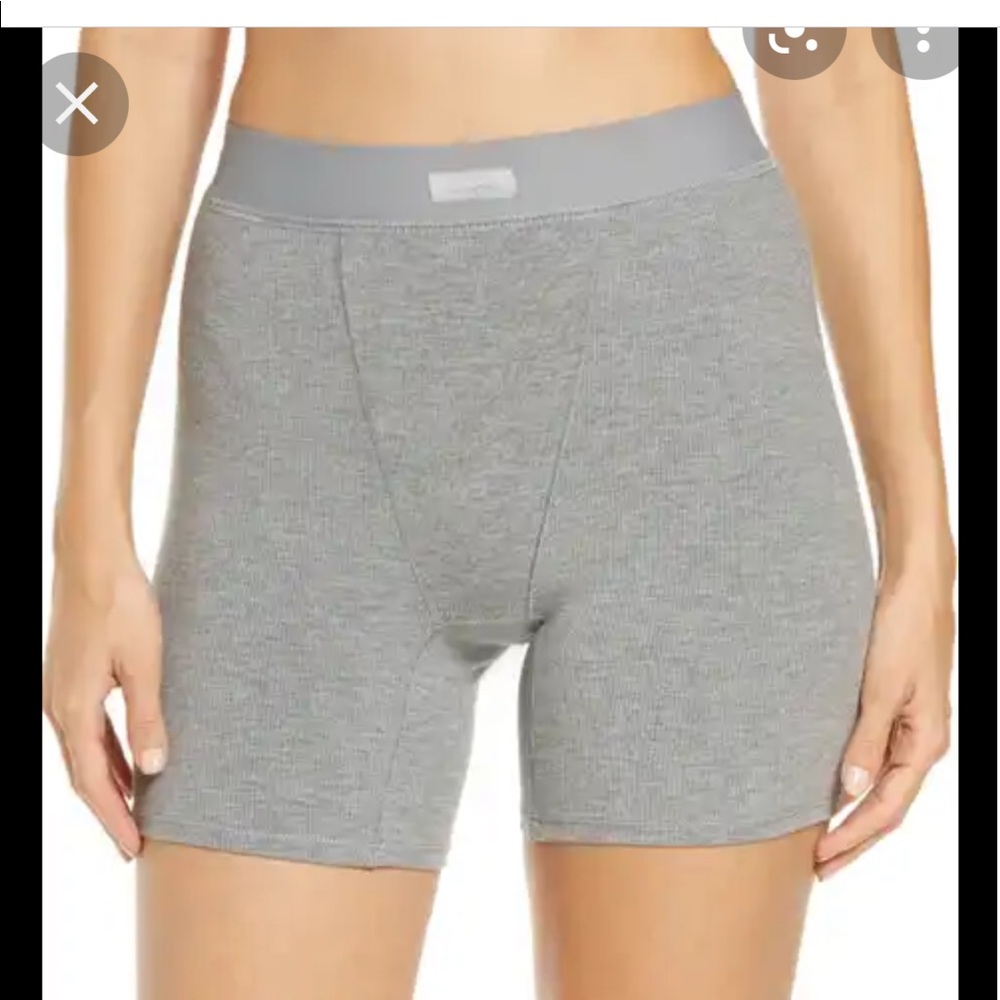Skims Shorts Dark Heather Grey